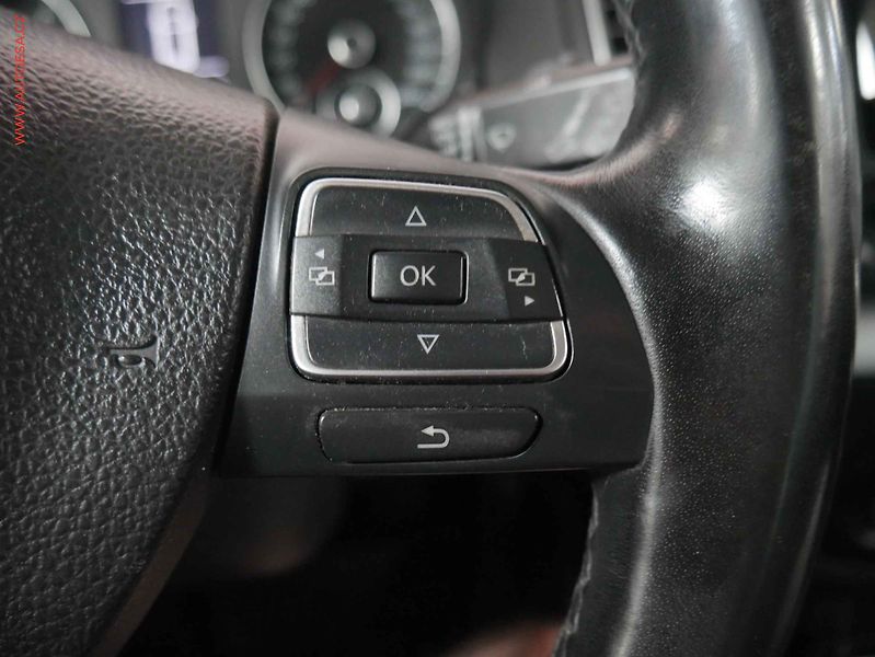 Volkswagen Sharan (2011) 2.0 TDi, AC, výhřev sed - fotka 15 z 20