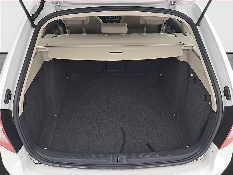 Škoda Octavia (2013) Elegance 1.6 TDI, Automat - fotka 14 z 17