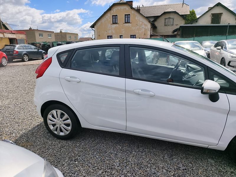 Ford Fiesta (2012) - fotka 19 z 26