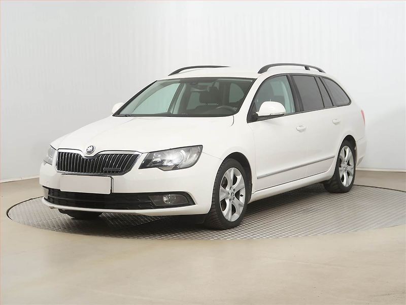 Škoda Superb (2014) 1.6 TDI, Tempomat - fotka 2 z 14