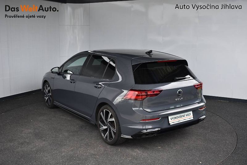 Volkswagen Golf (2022) 1.5TSI 110kW R-Line, Manuál - fotka 8 z 24