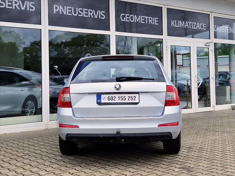 Škoda Octavia 2,0 TDI DSG KLIMA VÝHŘEV DIGI - fotka 4 z 34