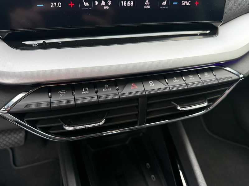 Škoda Octavia Style 2.0 TDI 110kW DSG Combi - fotka 19 z 27