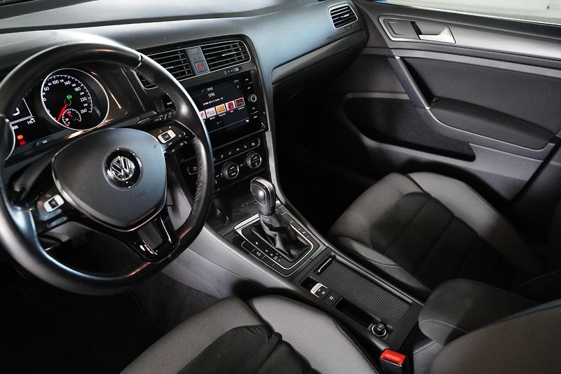 Volkswagen Golf - fotka 5 z 6