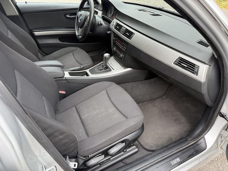 BMW Řada 3 330XD - fotka 10 z 21