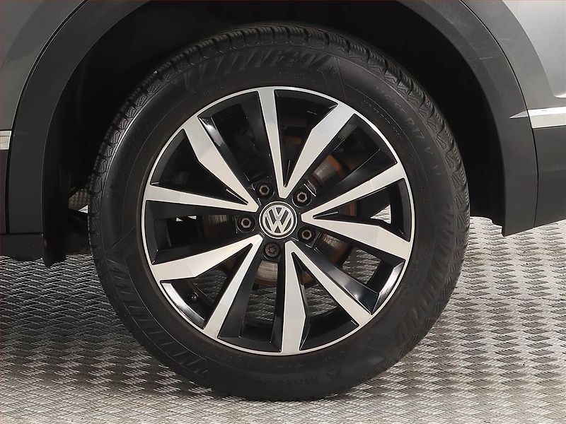 Volkswagen T-Roc (2018) 1.0 TSI, Navi, Tempomat - fotka 14 z 17