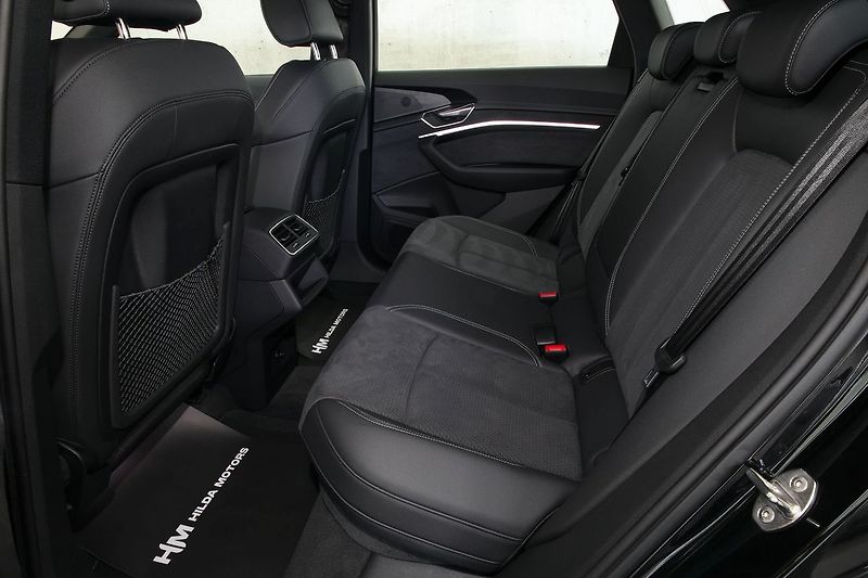 Audi e-tron 55 300kW Kessy Kamera Tažné - fotka 11 z 33