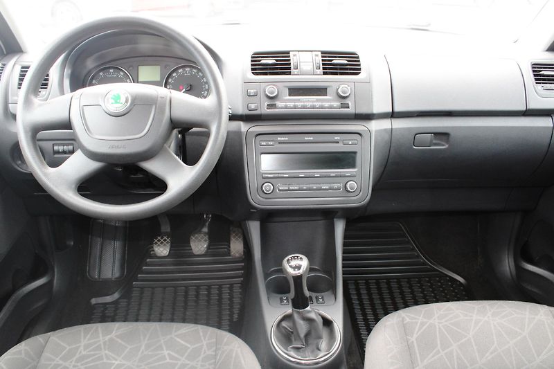 Škoda Fabia (2011) 1,2TSI KLIMA EL.OKNA TEMPOMAT  - fotka 13 z 20