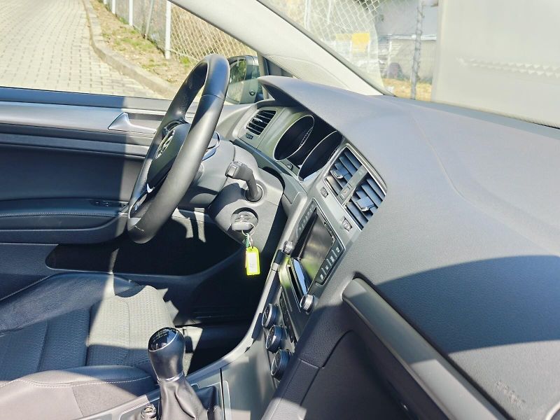 Volkswagen Golf (2014) 1,2 TSI 77 kW Comfortline - fotka 21 z 39