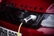 Range Rover Sport PHEV šplhá na Nebeskou bránu.