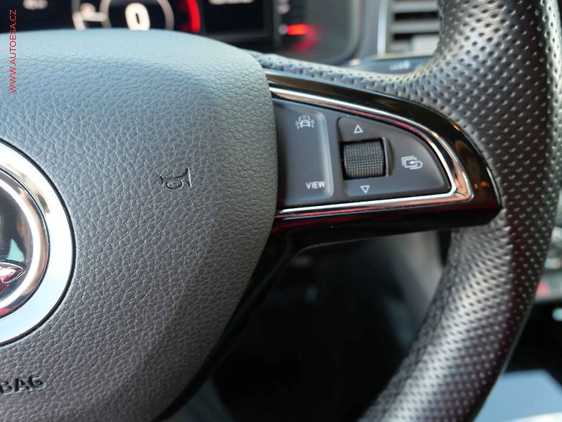Škoda Karoq (2019) 2.0 TDi, 1.maj,ČR, Style, TZ - fotka 13 z 29