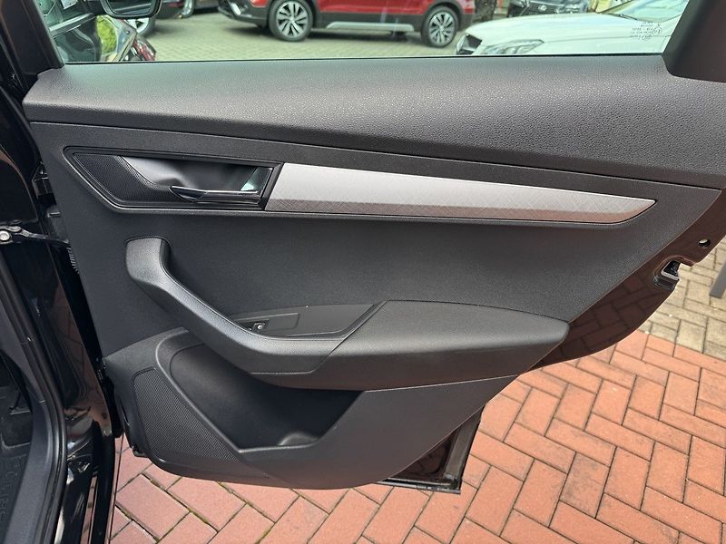 Škoda Karoq (2022) 2.0TDi LED Kamera Smartlink - fotka 21 z 48