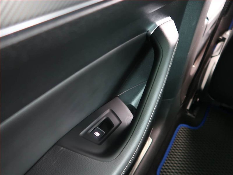 Volkswagen Passat (2019) R-Line 2.0 TDI, 4X4, Automat - fotka 25 z 26