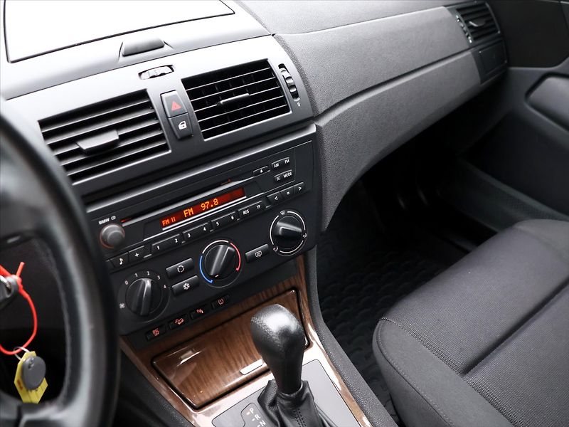 BMW X3 2,5 R6 141KW CZ Aut. 4x4 - fotka 16 z 25