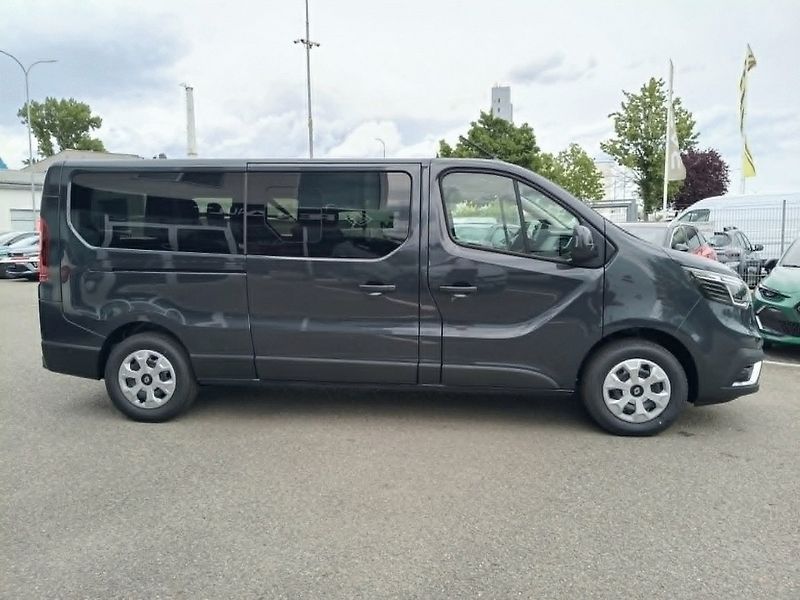 Renault Trafic (2026) L2 Equilibre Blue dCi 150 (MY2 - fotka 4 z 25