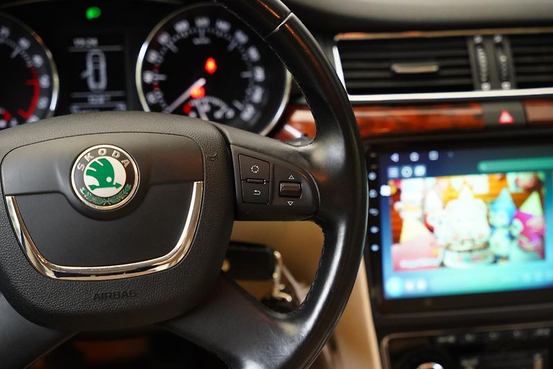 Škoda Superb - fotka 17 z 28