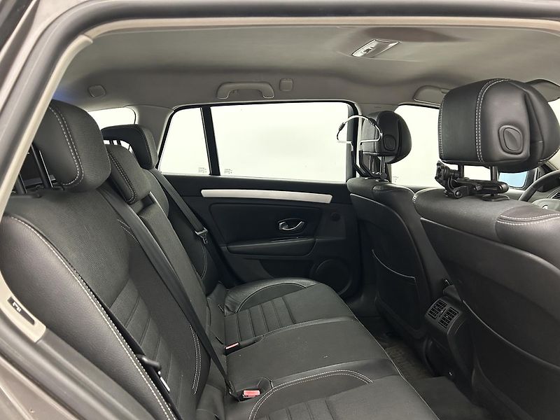 Renault Laguna 1.5 DCI Expression - fotka 19 z 25