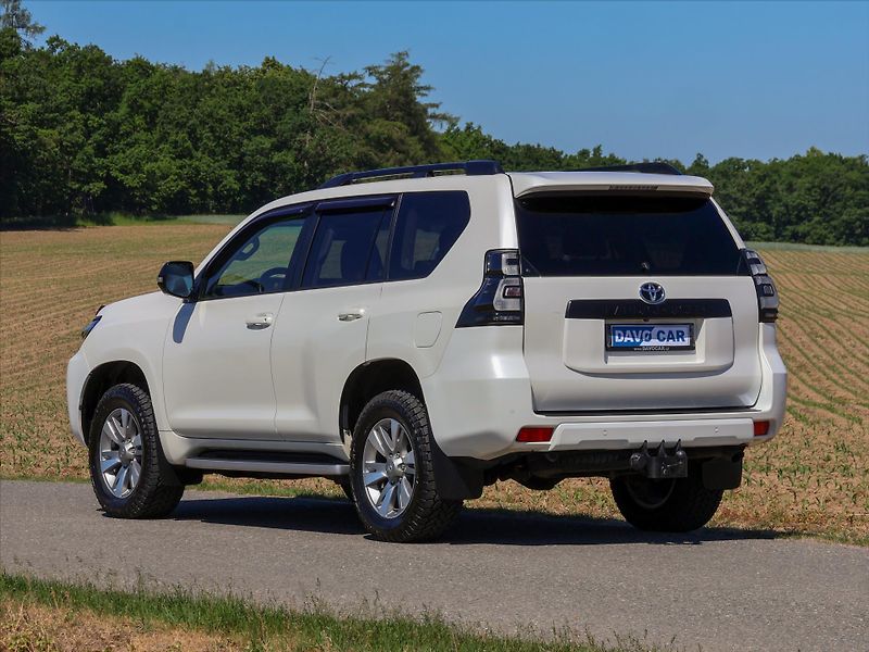 Toyota Land Cruiser 2,8 D-4D 150kW Executive CZ DP - fotka 5 z 39