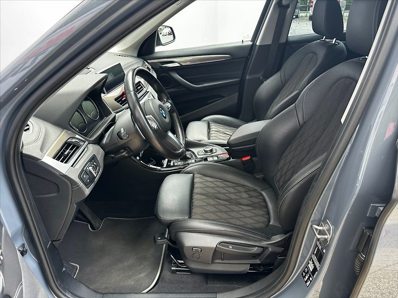 BMW X1 2,0 140kW-xDRIVE-CZ-DPH-VÝBAVA - fotka 9 z 44
