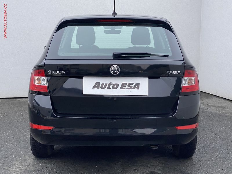 Škoda Fabia (2019) 1.0 TSi, Ambition, park. - fotka 5 z 17