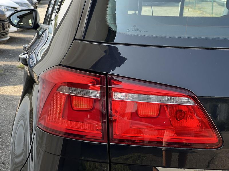 Volkswagen Golf Sportsvan 1.4TSi 92kw DSG KLIMA - fotka 46 z 48