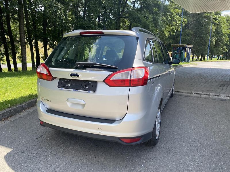 Ford Grand C-MAX (2016) 1.5 TDCi Plus-7 míst - fotka 5 z 26