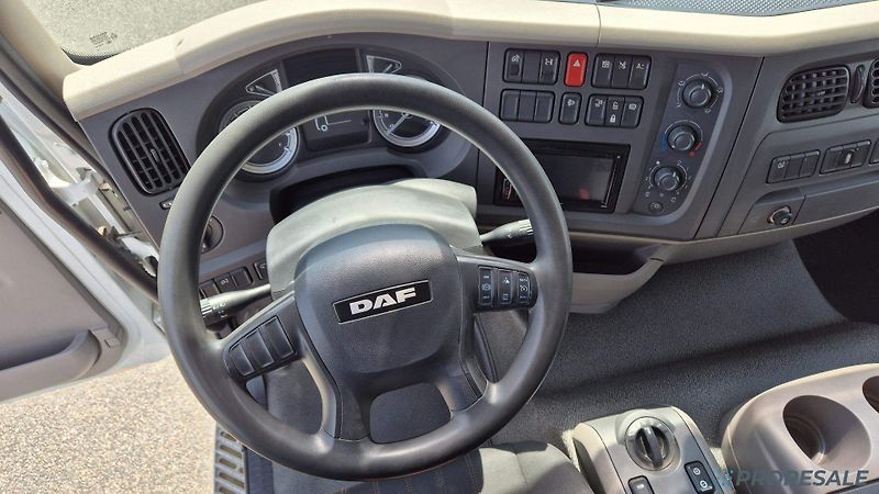 DAF LF230FA E6 - valník s plachtou - fotka 8 z 14