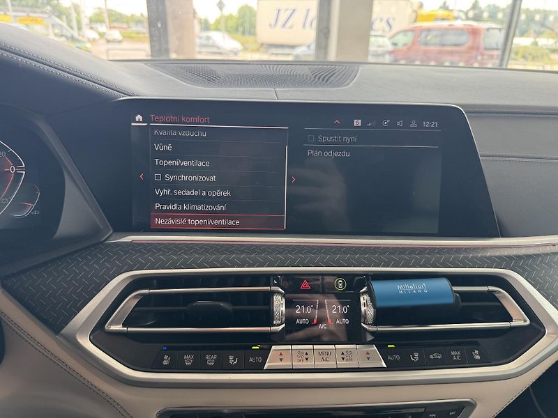 BMW X7 (2022) xDrive 40d M Sports - fotka 39 z 42