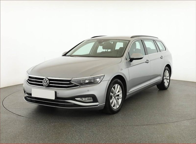 Volkswagen Passat (2020) Business 2.0 TDI, Automat - fotka 2 z 18