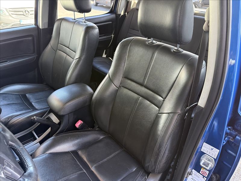 Toyota Hilux 3,0 D-4D 157tkm,po servisu,Top - fotka 10 z 27