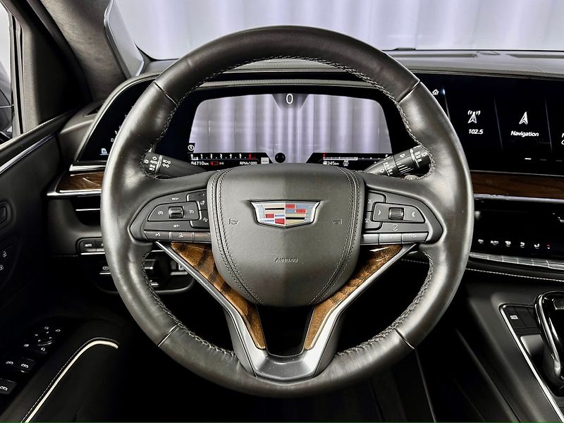 Cadillac Escalade 6.2 V8 AWD ESV SPORT PLATINUM, - fotka 13 z 40