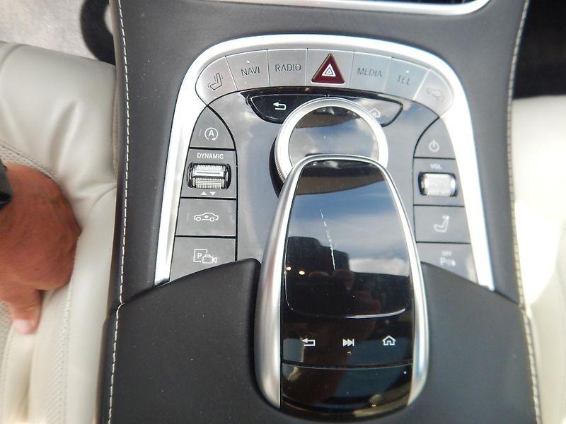 Mercedes-Benz Třídy S S 400 D 4MATIC - fotka 22 z 33