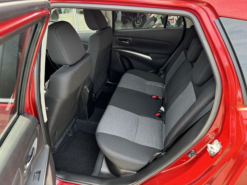 Suzuki S-Cross (2026) 1,4 Premium - fotka 5 z 6