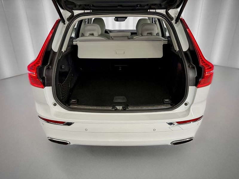 Volvo XC60 T6 AWD RECHARGE, ACC, PANORAMA - fotka 30 z 31