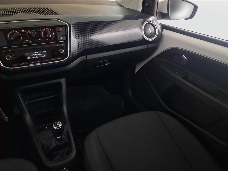 Volkswagen up! (2016) ACTIVE 1.0 MPI, Serv.kniha - fotka 8 z 16