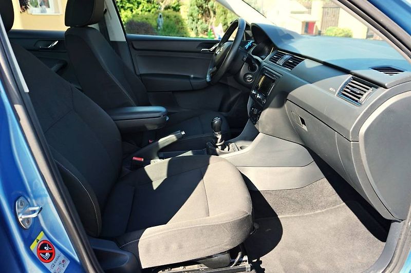 Škoda Rapid (2012) AMBITION 1,6 TDI 77 kW - fotka 15 z 38