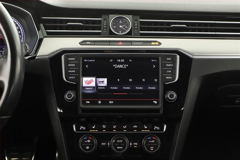 Volkswagen Passat (2016) R-Line 2.0 BiTDI, 4X4 - fotka 9 z 21