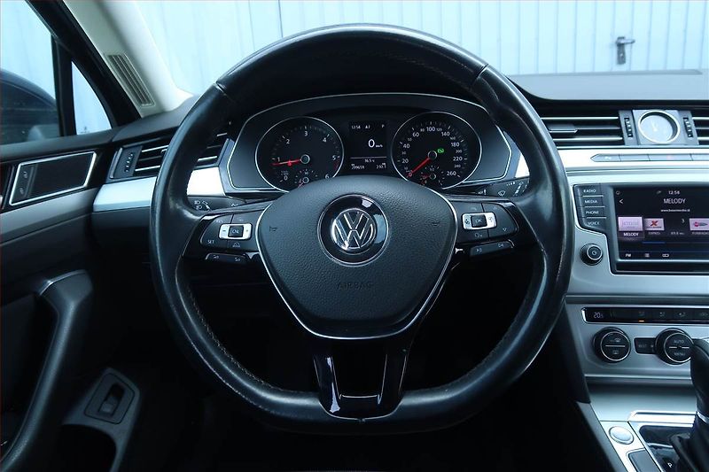 Volkswagen Passat (2017) 1.6 TDI, Automat, Serv.kniha - fotka 18 z 24