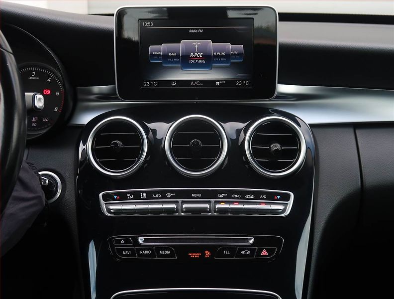 Mercedes-Benz Třídy C (2015) C 220 d 4MATIC , 4X4, Automat - fotka 12 z 22