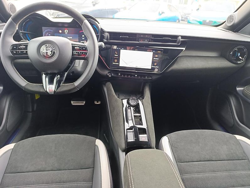Alfa Romeo Junior (2026) Sport Speciale 1.2 Turbo Hybr. - fotka 27 z 34