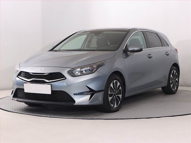 Kia Ceed (2025) 1.5 T-GDI - fotka 2 z 22