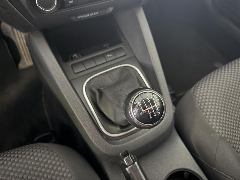 Volkswagen Jetta 1,2   1.MAJITEL, 77KW, SERVISK - fotka 14 z 18