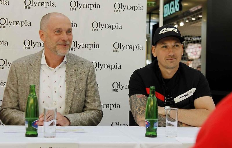 Výstava motocyklů Ducati je k vidění v obchodním centru Olympia Brno v Modřicích. Návštěvníci centra si mohou prohlédnout celkem šestatřicet exponátů, od nejstaršího z roku 1949 po nejnovější.