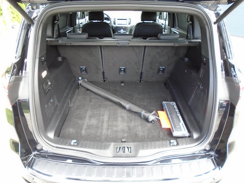 Ford S-MAX 2.5 Duratec FHEV ST-Line 140kW - fotka 31 z 46