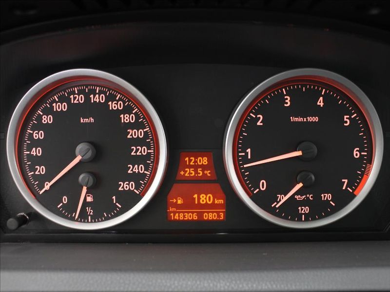 BMW Řada 6 V8 245kW Manuál 148tkm!   4,4 - fotka 20 z 20