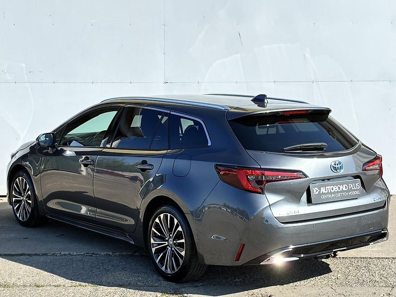 Toyota Corolla 1.8 HSD 140k e-CVT Style Tažné - fotka 7 z 23