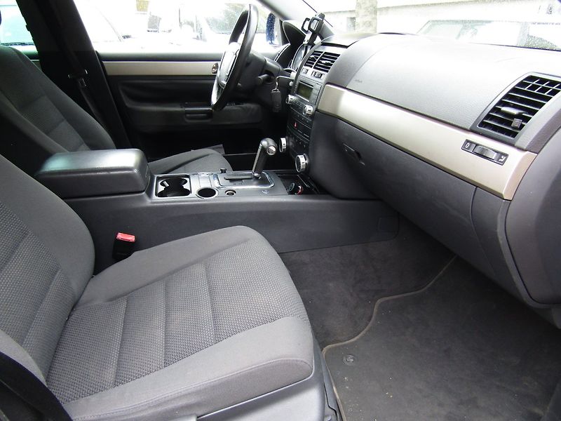 Volkswagen Touareg (2004) 2.5 TDI 128kW AUTOMAT - fotka 26 z 35