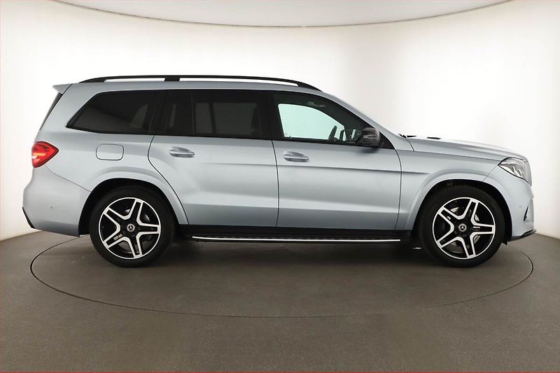 Mercedes-Benz GLS (2017) 500 4MATIC - fotka 6 z 21