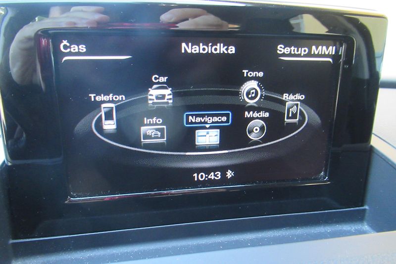 Audi Q3 2.0 TDI QUATTRO NAVI TAŽNÉ - fotka 15 z 33