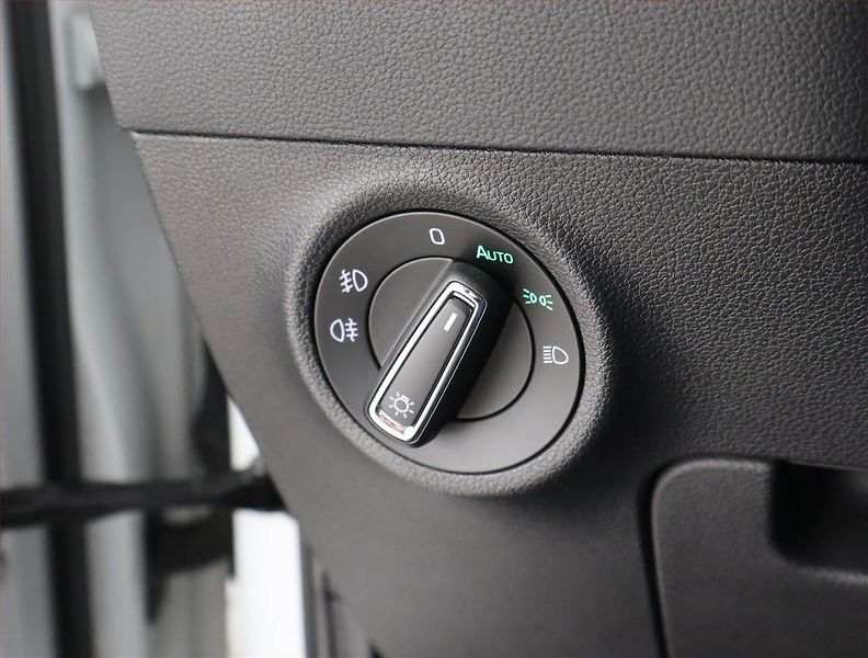 Škoda Karoq (2019) Style Plus 1.5 TSI - fotka 16 z 24